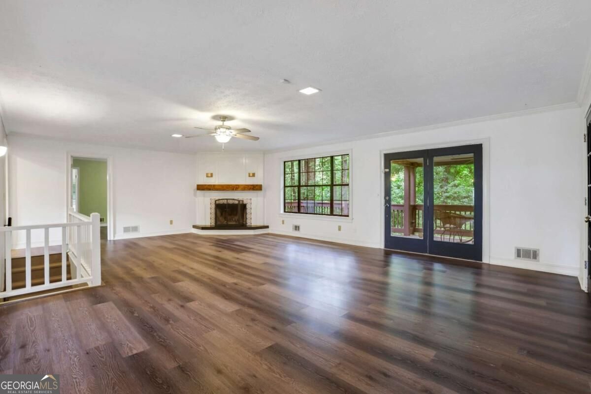 4729 Mockernut Court Lilburn - Photo 8
