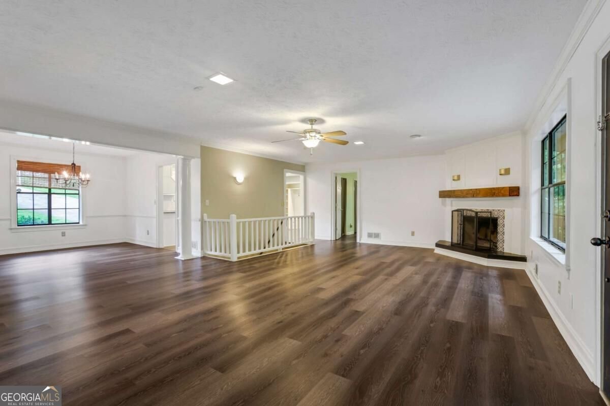 4729 Mockernut Court Lilburn - Photo 9