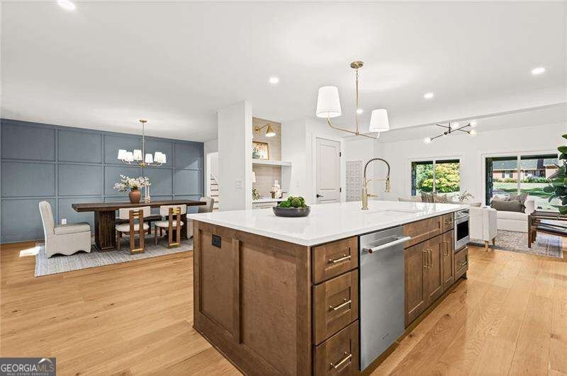 675 Weatherly Lane Sandy Springs - main photo