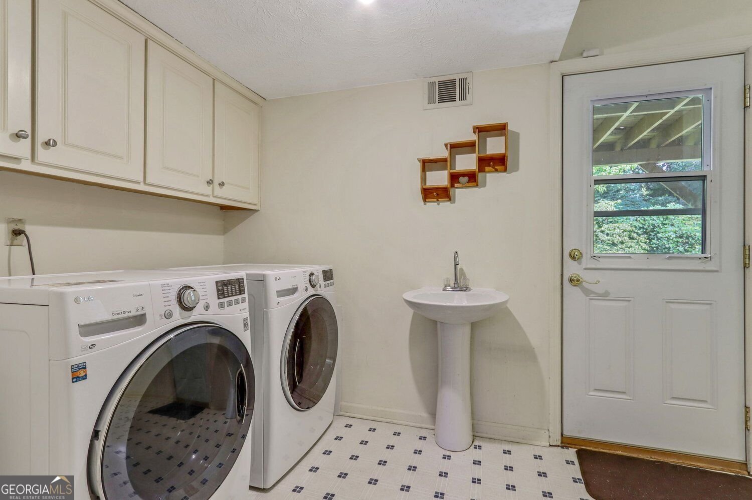2026 Crescent Drive Snellville - Photo 24