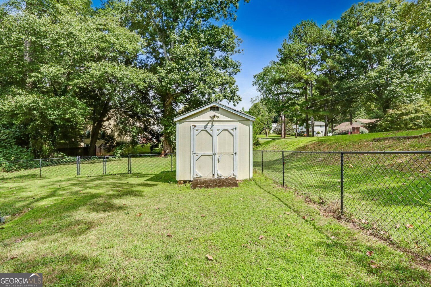 2026 Crescent Drive Snellville - Photo 32