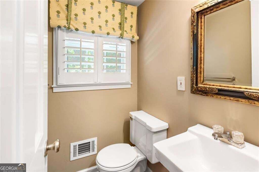647 Shannon Green Circle Mableton - Photo 10