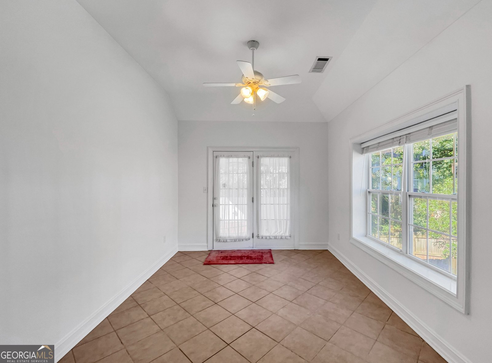 216 Berkeshire Court Athens - Photo 18