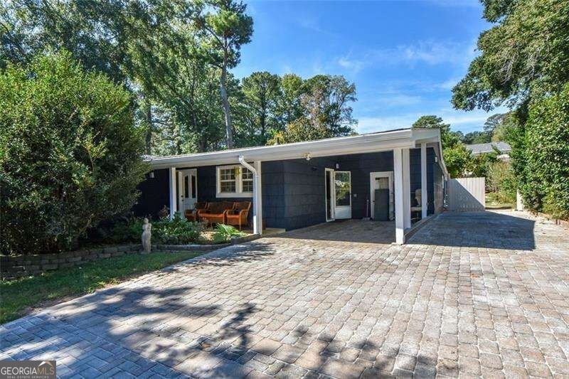 6810 Sunny Brook Lane Sandy Springs - main photo