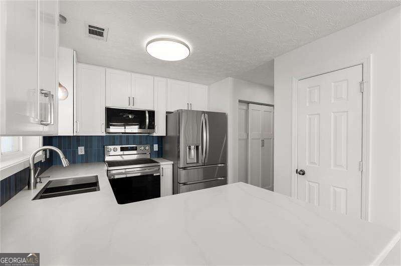 325 Hiawassee Drive Woodstock - Photo 8