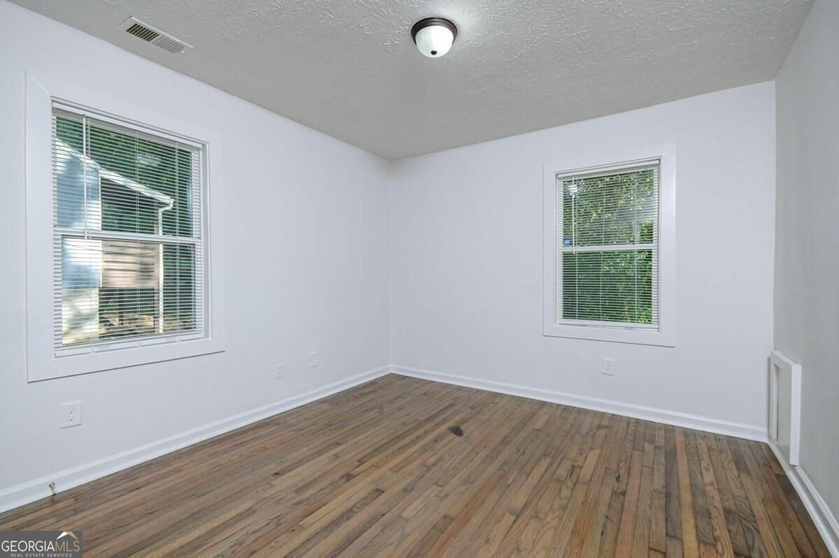 1858 Bayberry Dr, Atlanta - Photo 7
