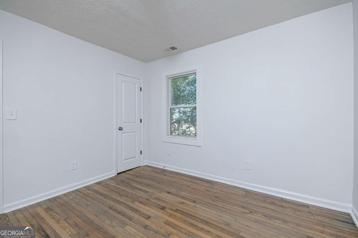 1858 Bayberry Dr, Atlanta - Photo 8