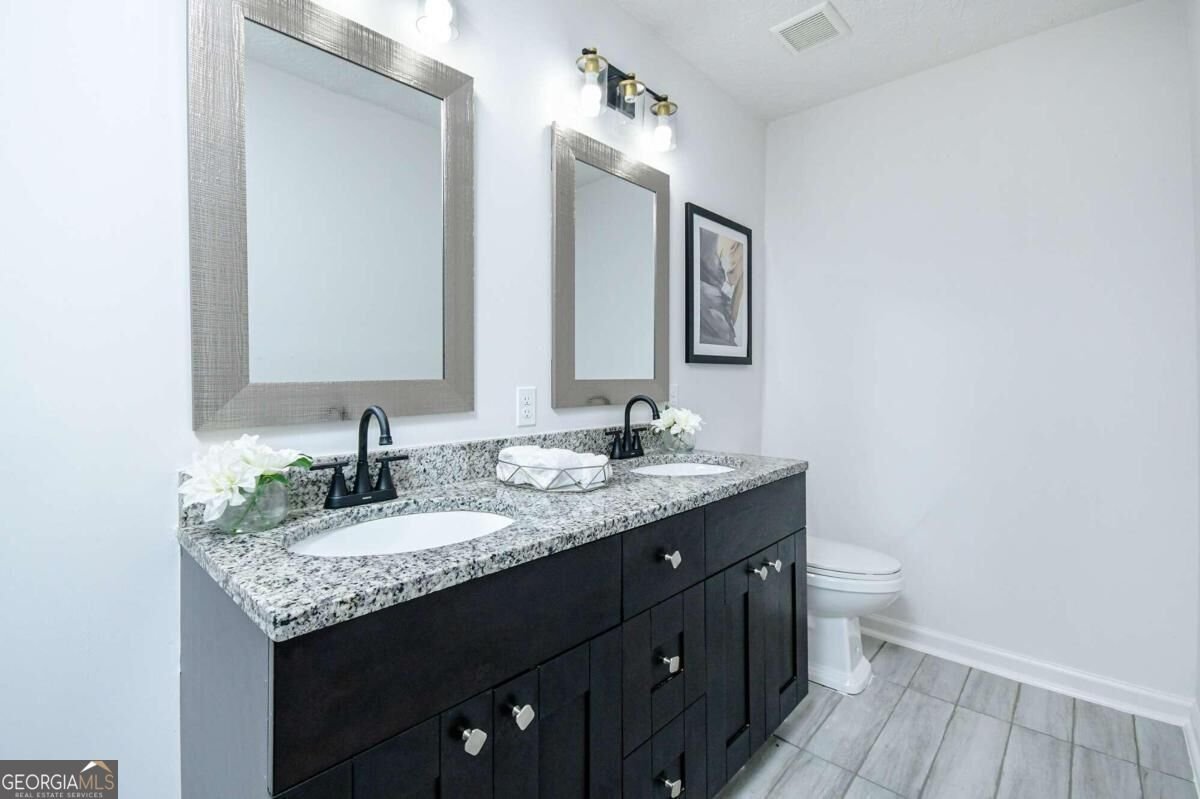 1858 Bayberry Dr, Atlanta - Photo 9