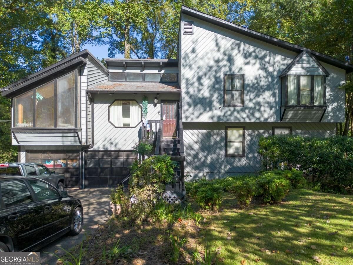 1179 Autumn Ridge Drive Marietta - main photo