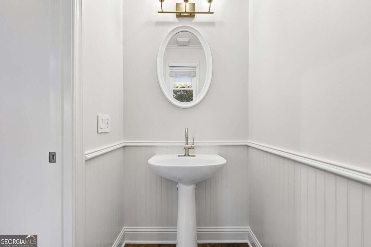 2237 Parkview Court Atlanta - Photo 9