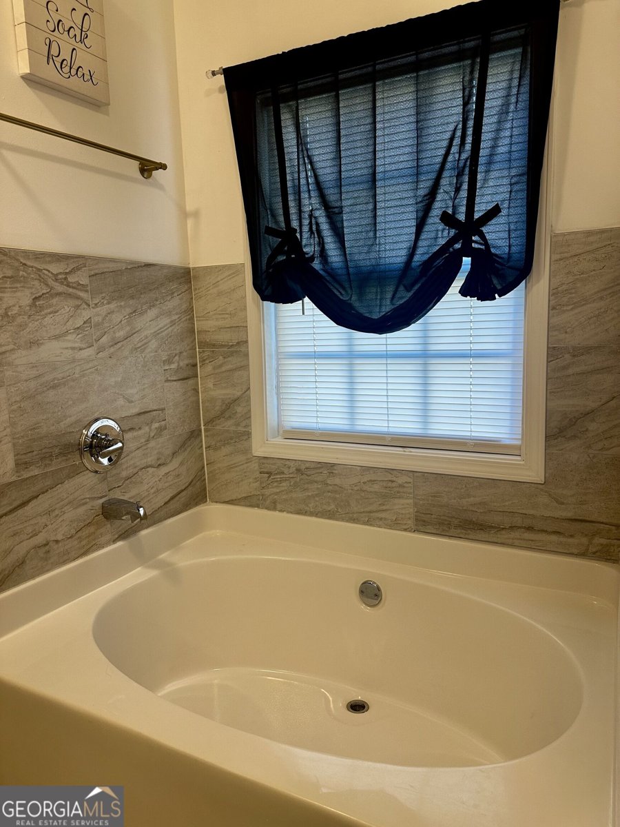 6938 Shadow Ridge Lane Stone Mountain - Photo 12