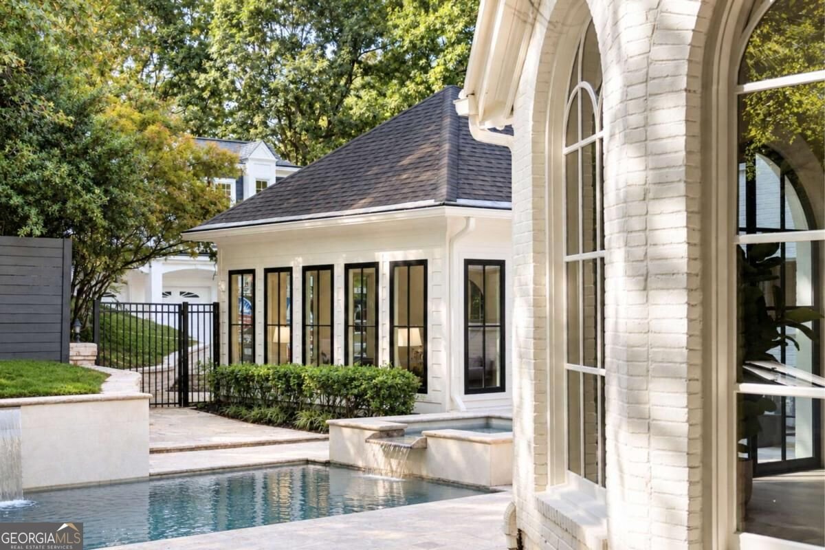 1120 Heards Ferry Road Sandy Springs - Photo 9