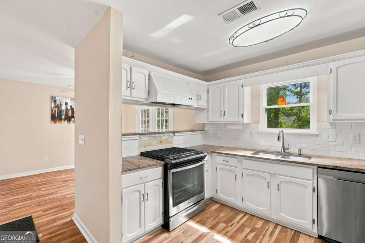 5004 Brandlwood Court Lilburn - Photo 11