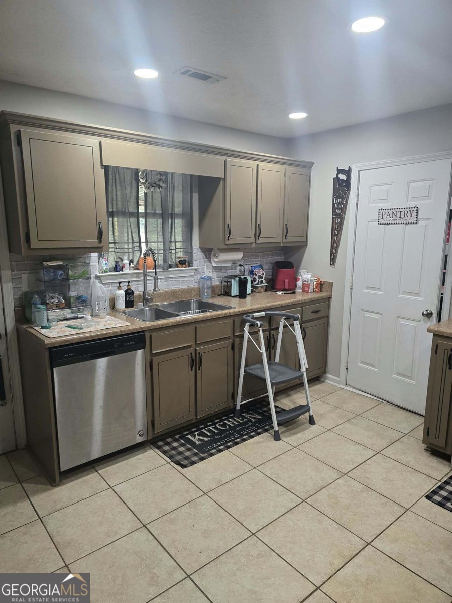 70 Arnold Road Hampton - Photo 10