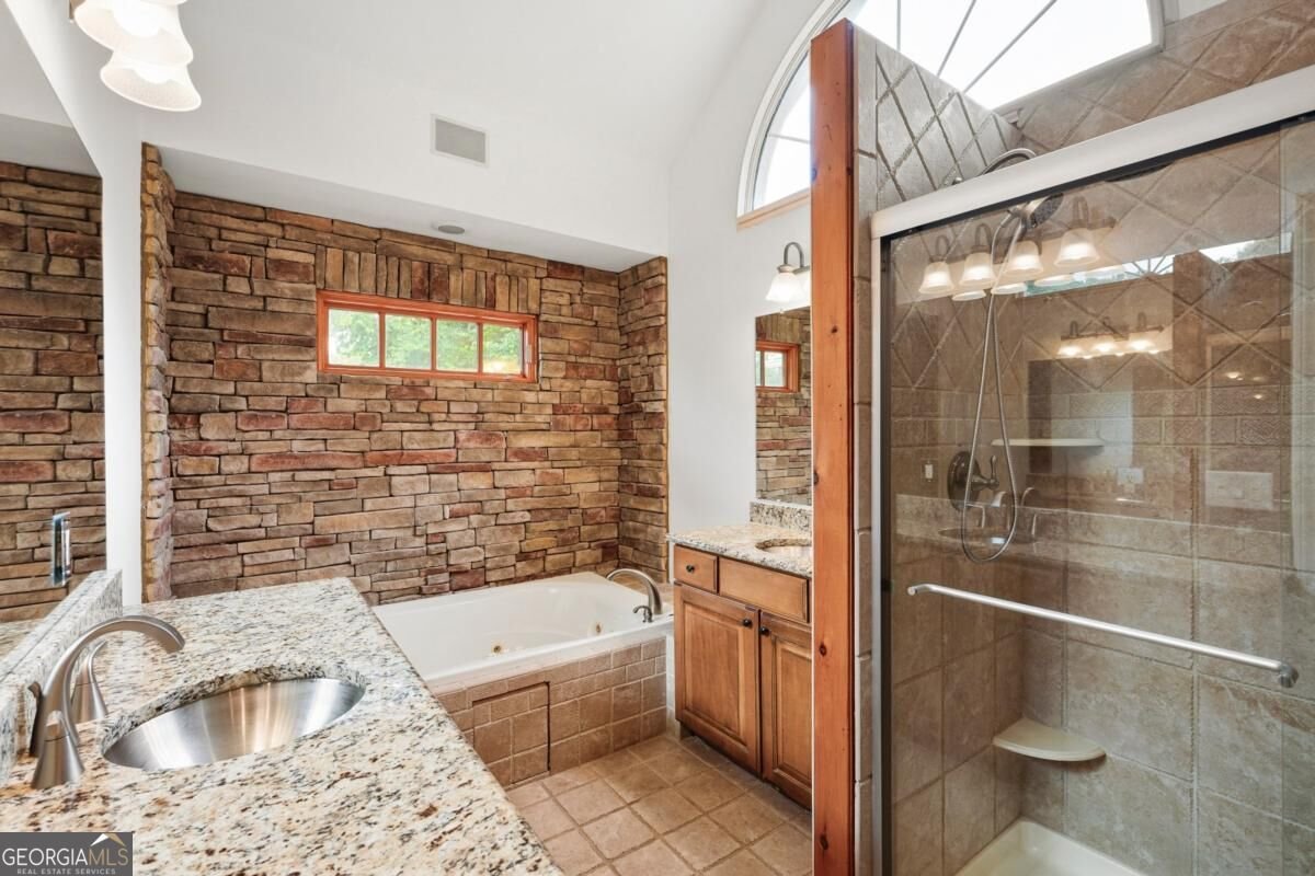 6090 Shadburn Ferry Road Buford - Photo 18