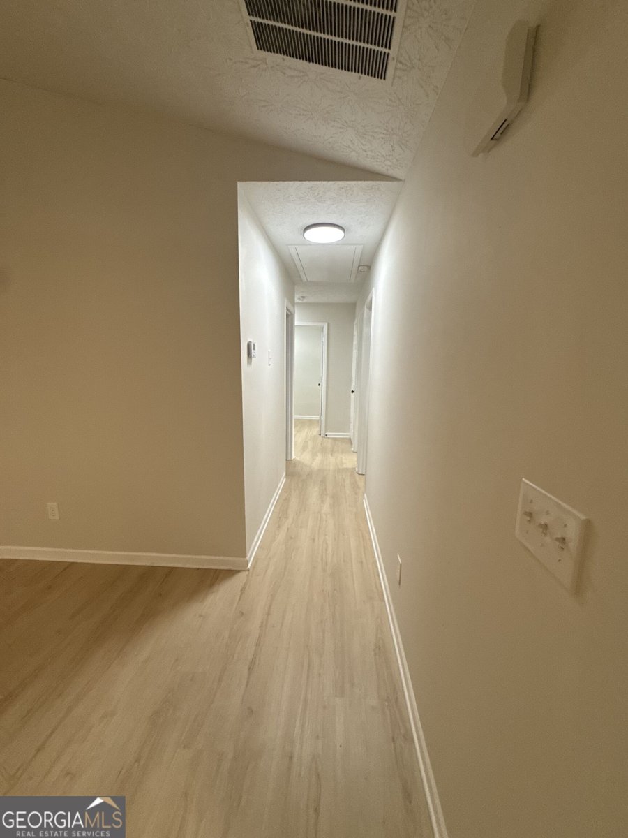 180 Meadowbrook Court Covington - Photo 6