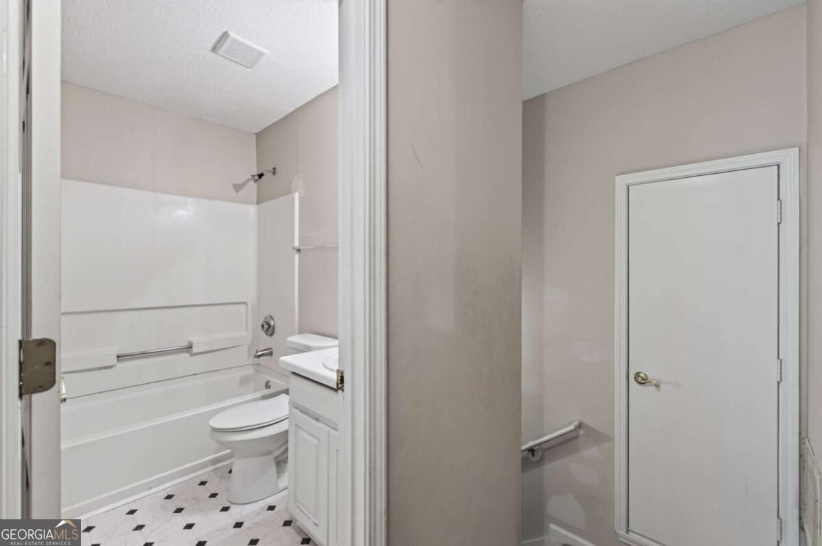 807 Tramore Drive Stockbridge - Photo 12