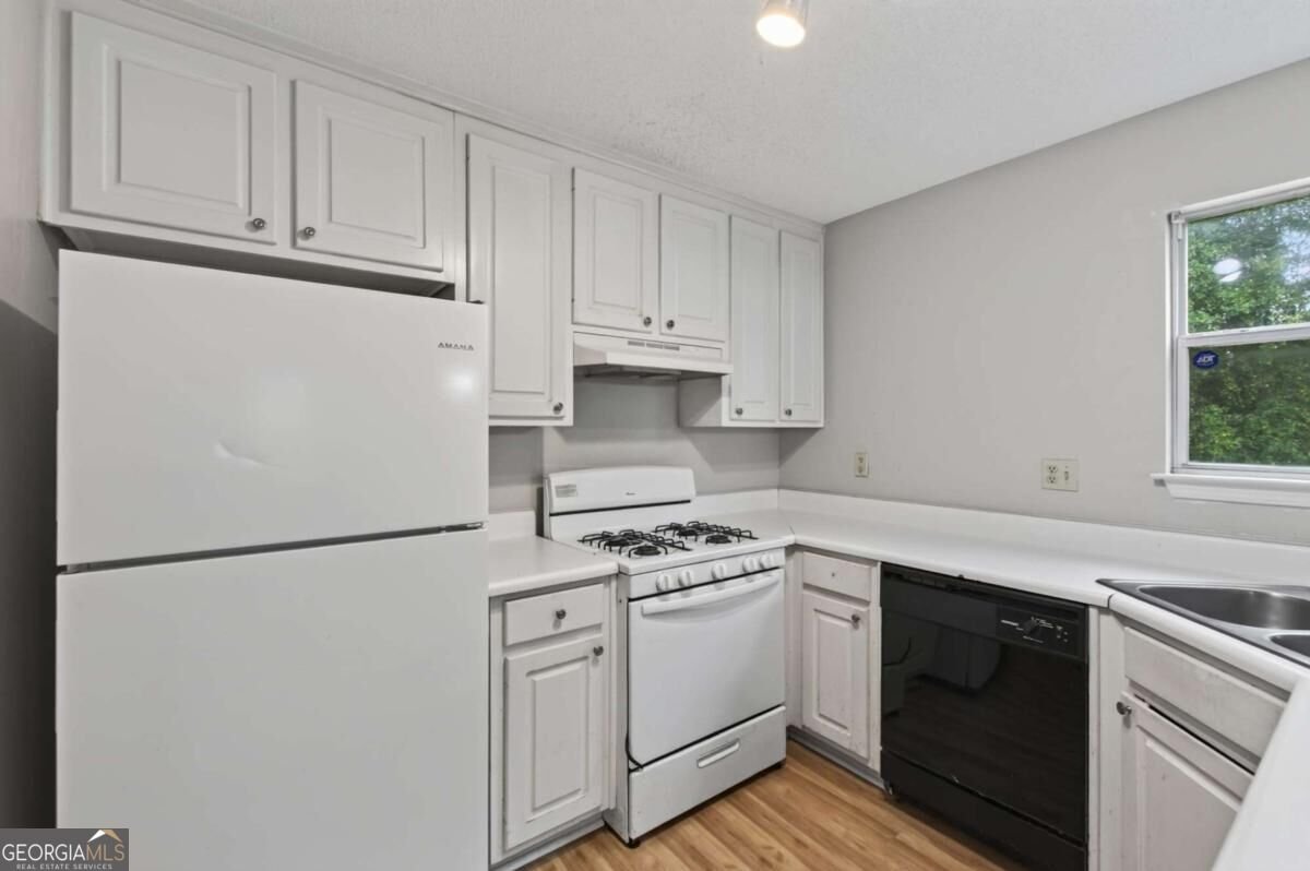 807 Tramore Drive Stockbridge - Photo 9