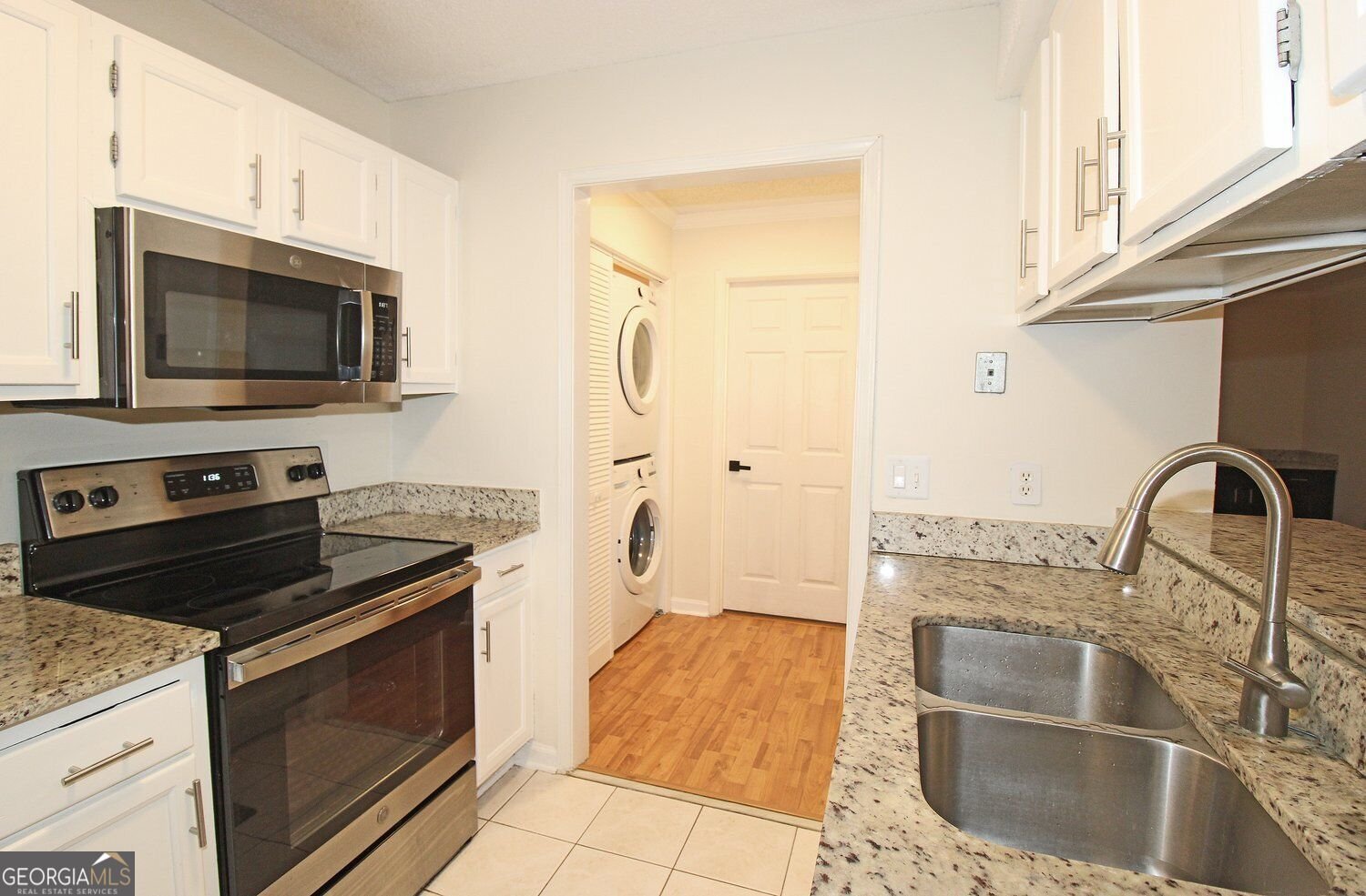 306 Barrington Hills Drive Sandy Springs - Photo 8