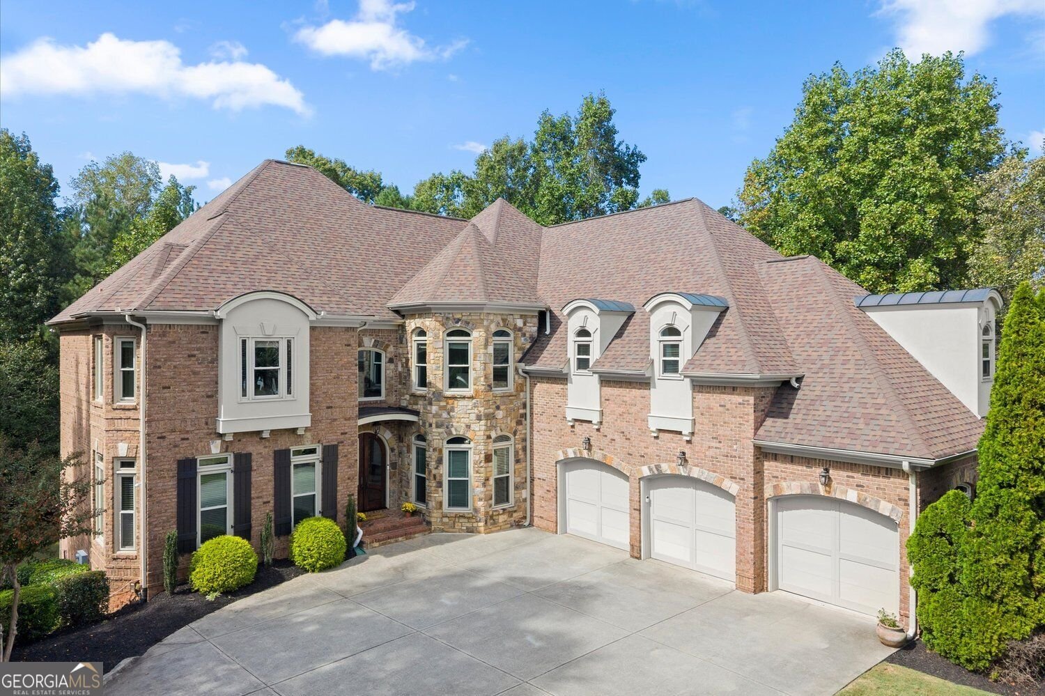 1685 Eversedge Drive Alpharetta - main photo