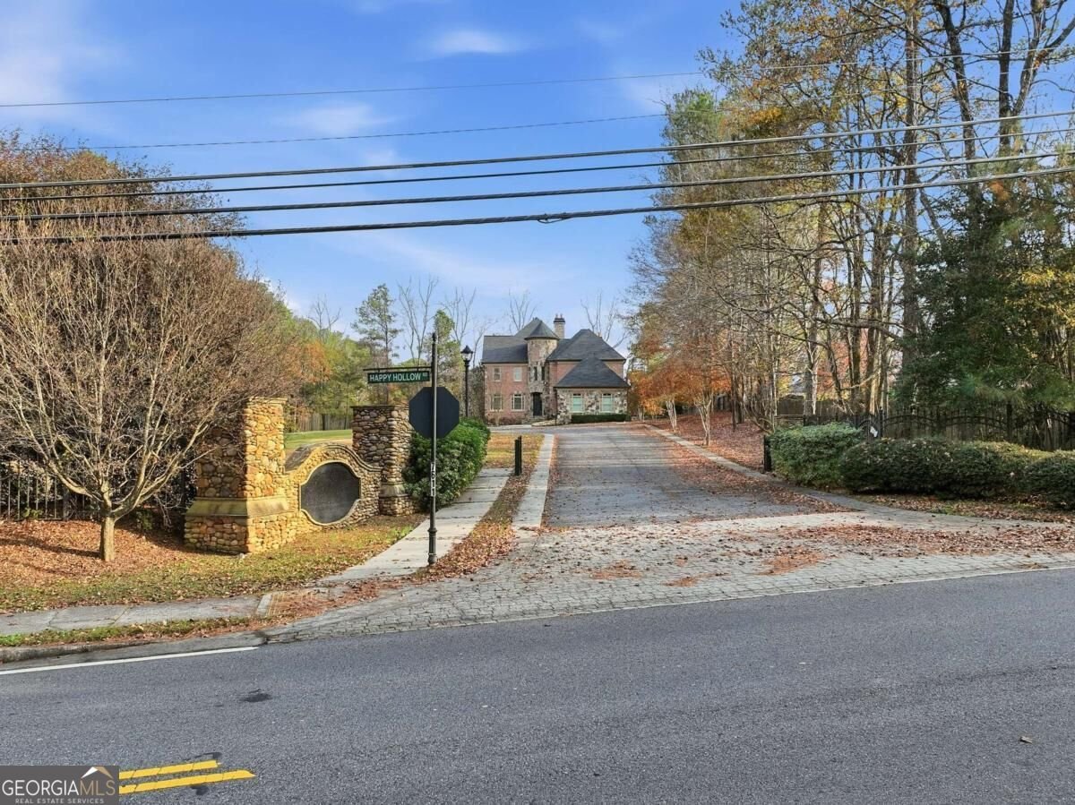 7611 Regency Circle Sandy Springs - Photo 14