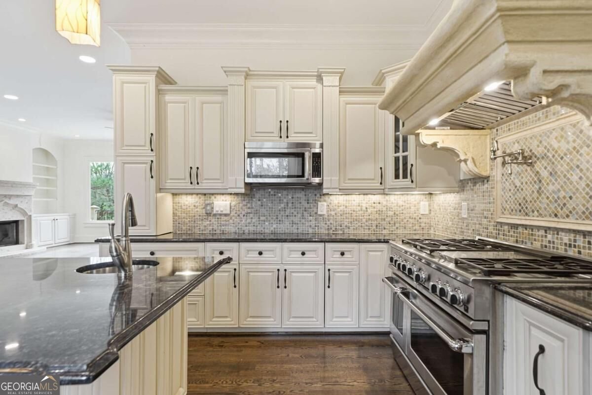 7611 Regency Circle Sandy Springs - Photo 28
