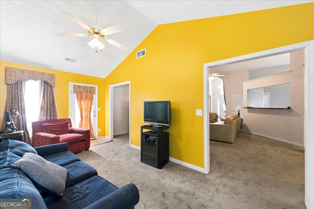 190 Meadowbrook Court Covington - Photo 17