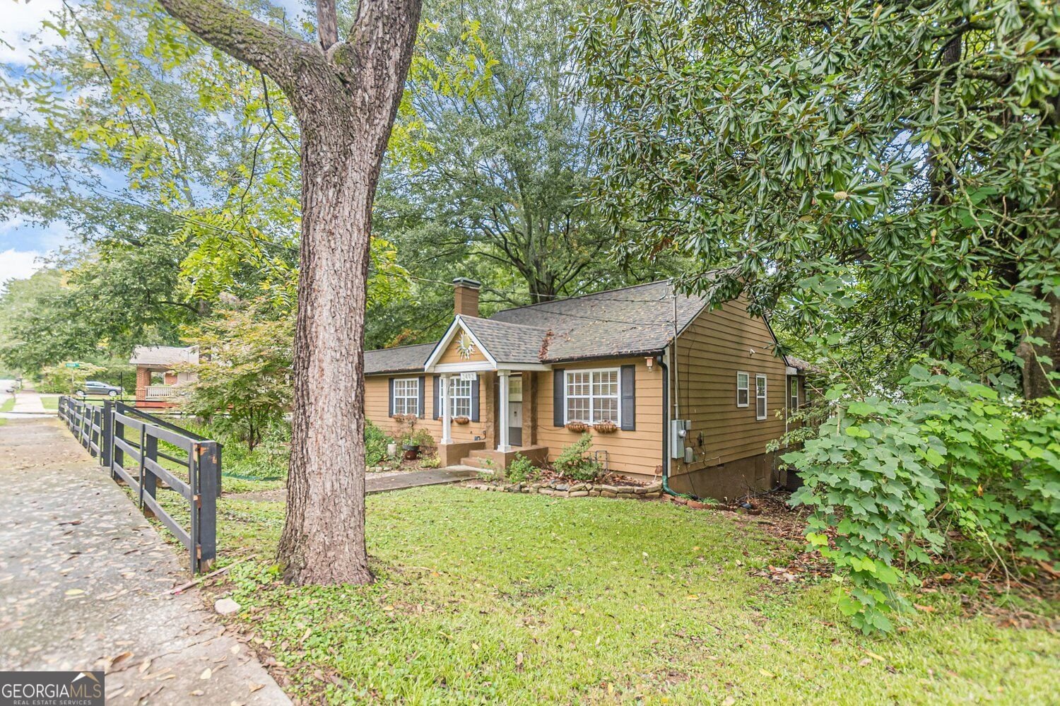 2492 Maple Street East Point - main photo