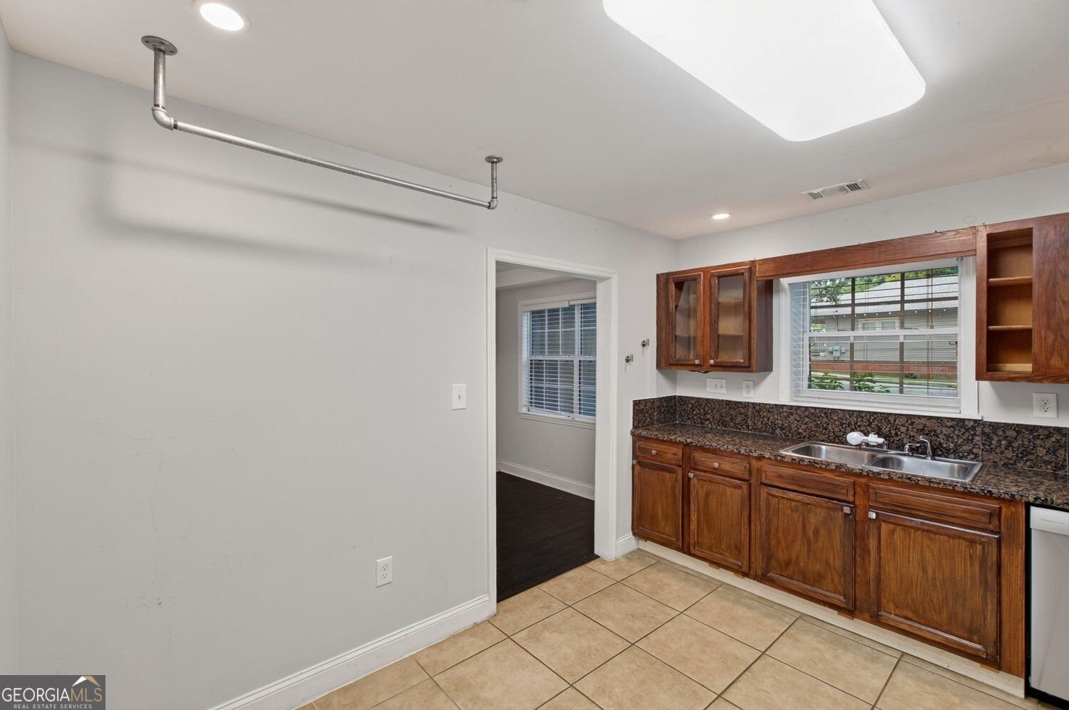 2492 Maple Street East Point - Photo 22