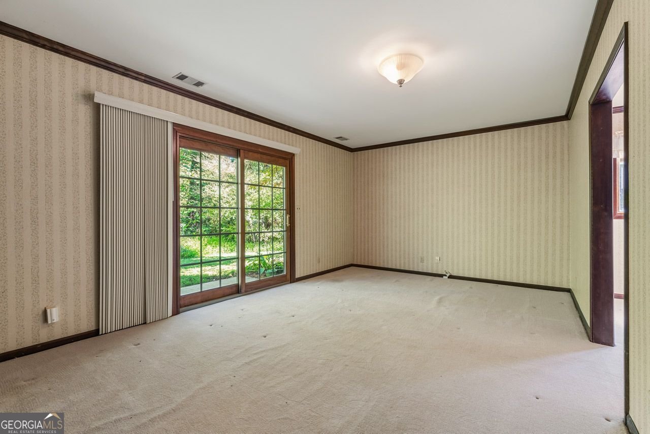 313 Nancy Court Lilburn - Photo 13