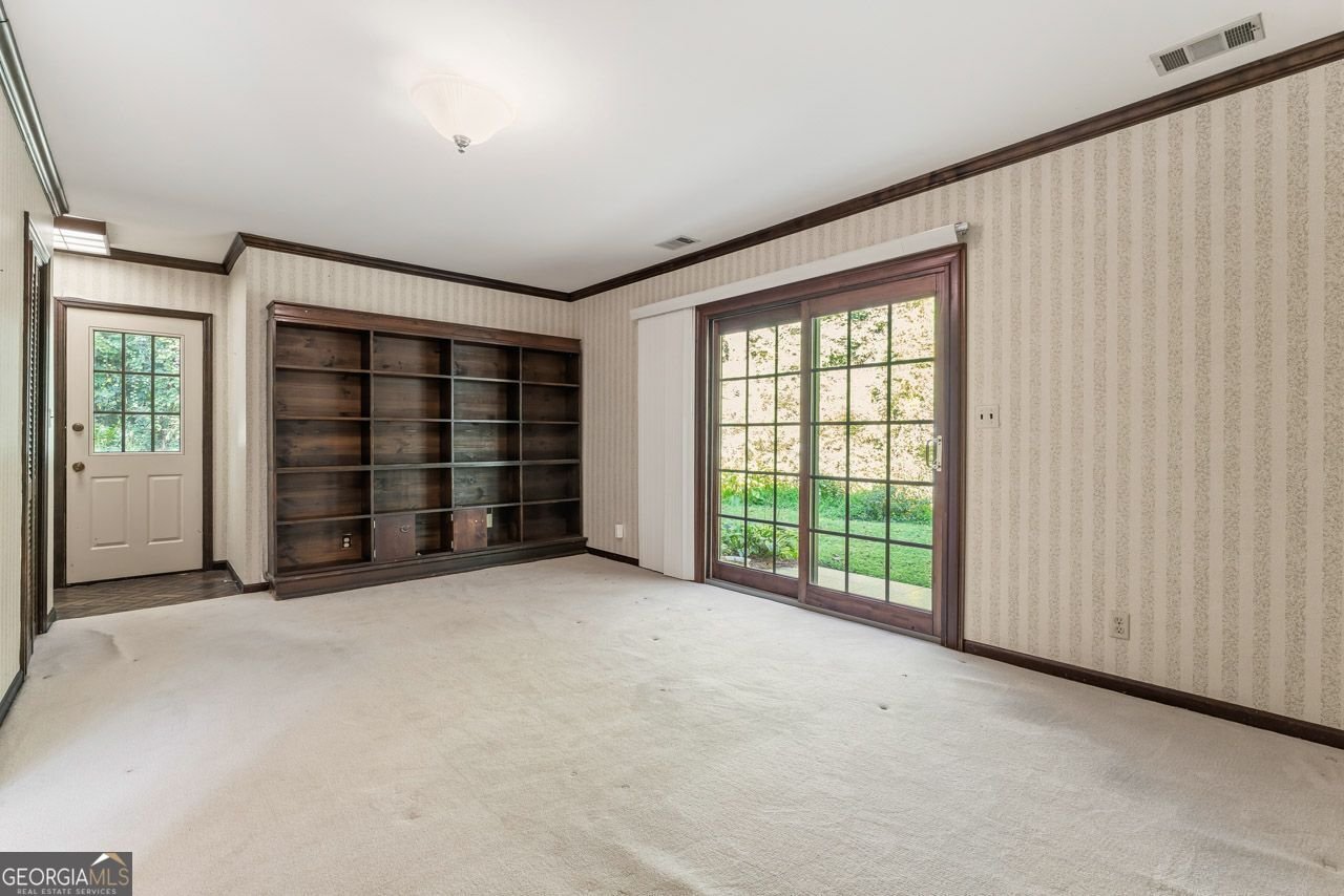 313 Nancy Court Lilburn - Photo 14