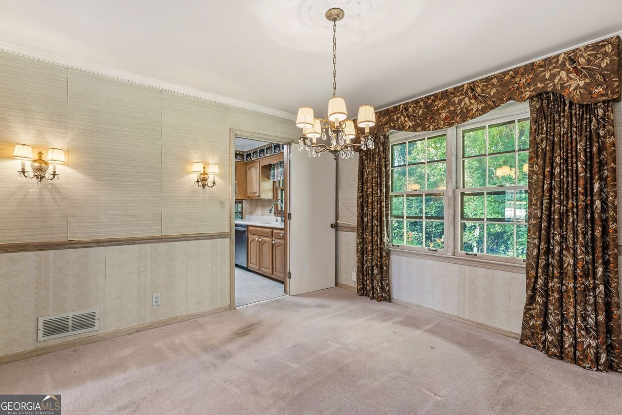 313 Nancy Court Lilburn - Photo 9