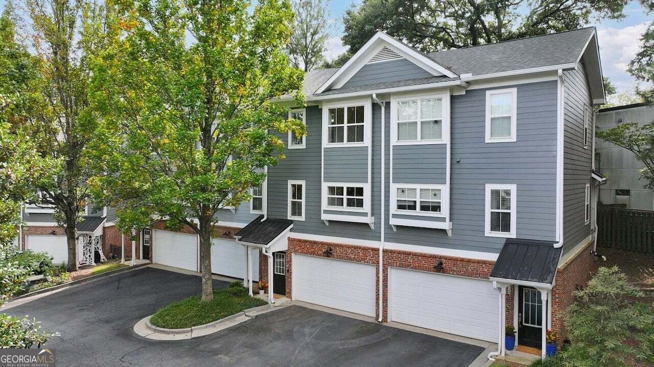 242 Carlyle Park Drive Atlanta - main photo