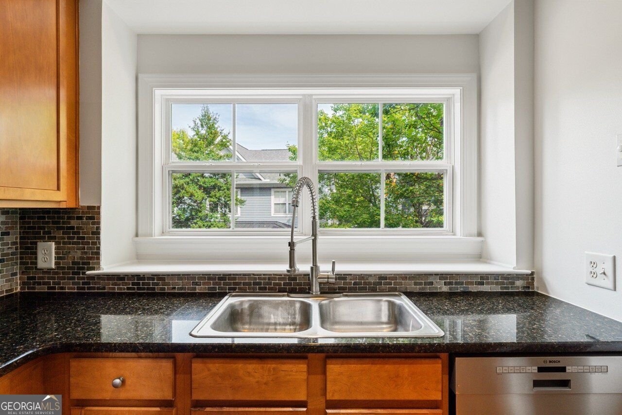 242 Carlyle Park Drive Atlanta - Photo 13