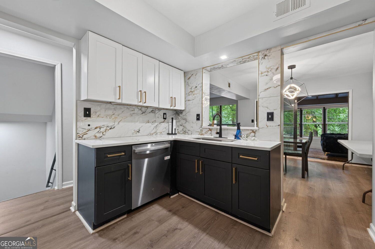 1039 Mariners Court Stone Mountain - Photo 9