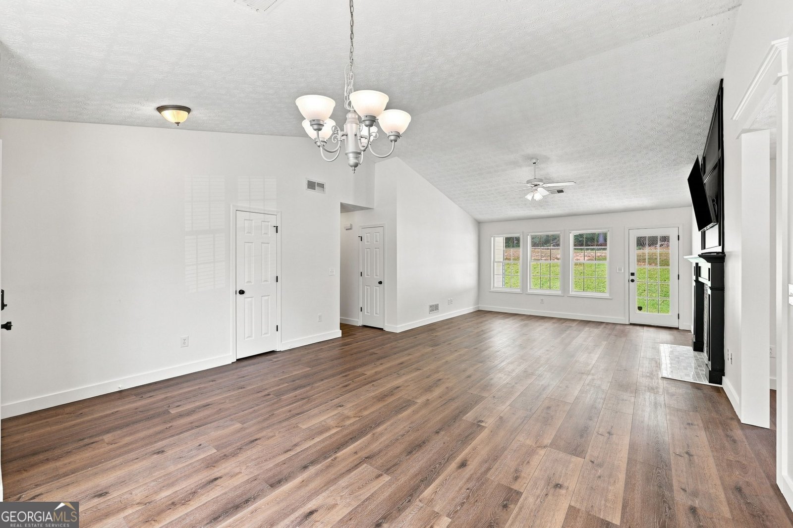 284 Hickory Bluff Braselton - Photo 7