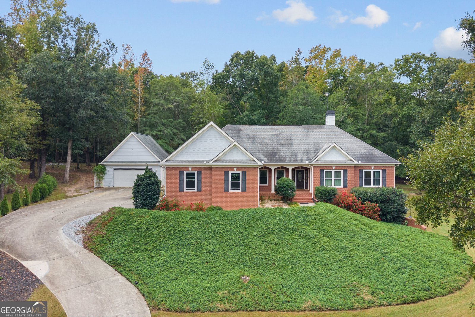 124 Sweetwater Ridge Hoschton - main photo