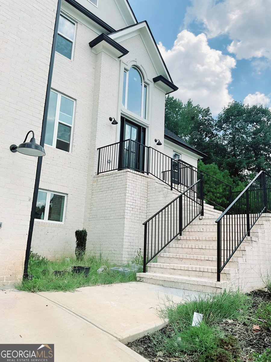 2910 Battlecrest Drive Decatur - main photo
