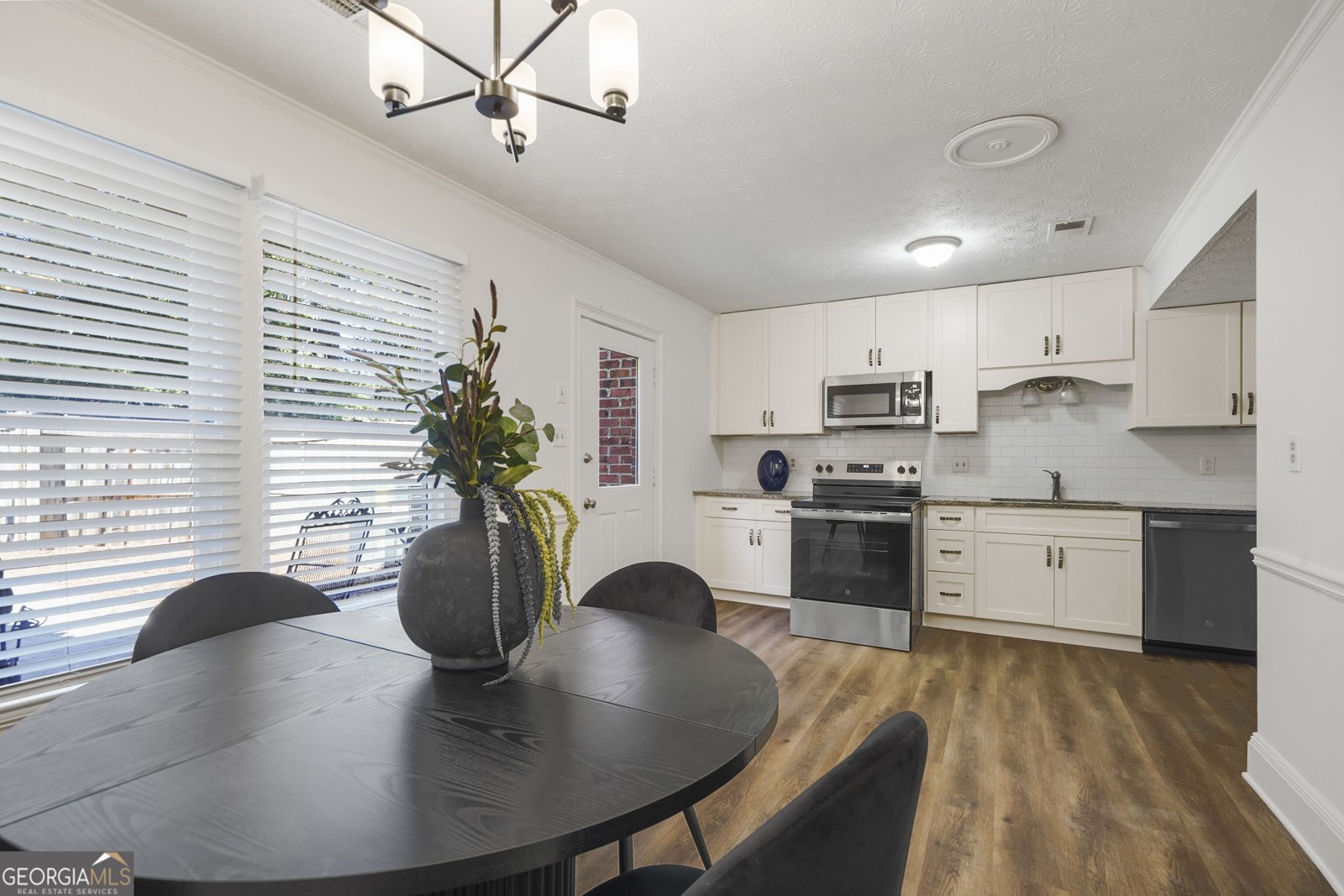 6097 Queen Anne Court Norcross - Photo 10
