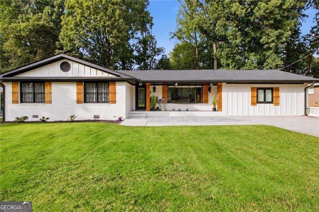 261 Lendon Lane Lawrenceville - main photo