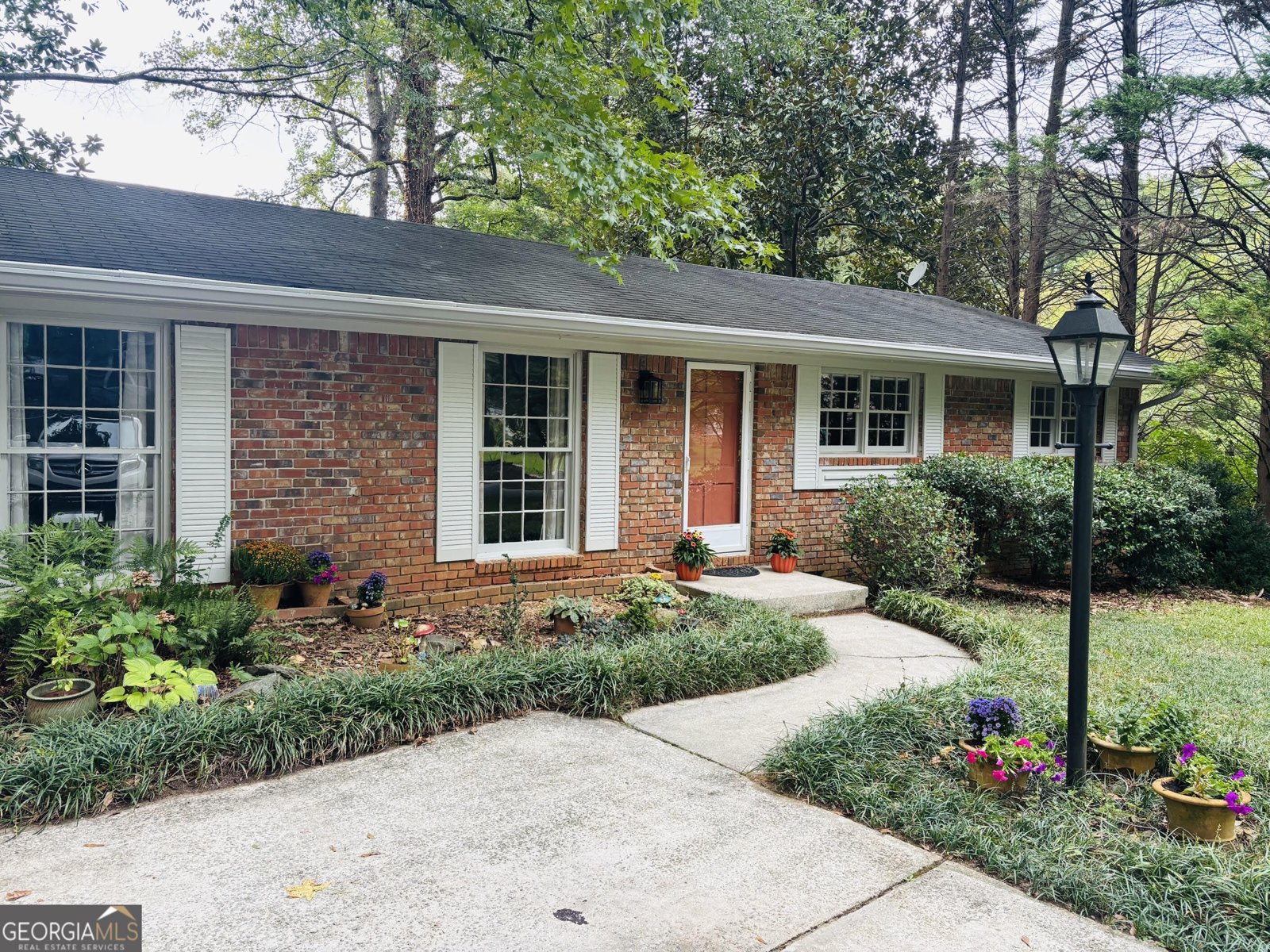 1552 Edinburgh Drive Tucker - main photo