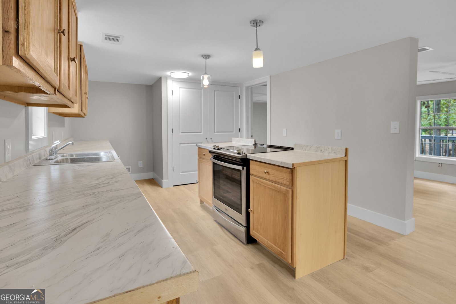 215 Falcon Ridge Newborn - Photo 8