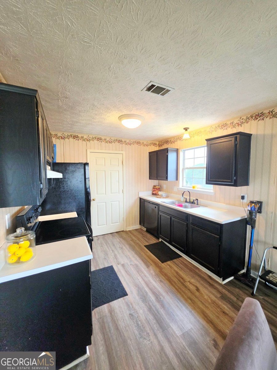 304 Village Lane Stockbridge - Photo 8
