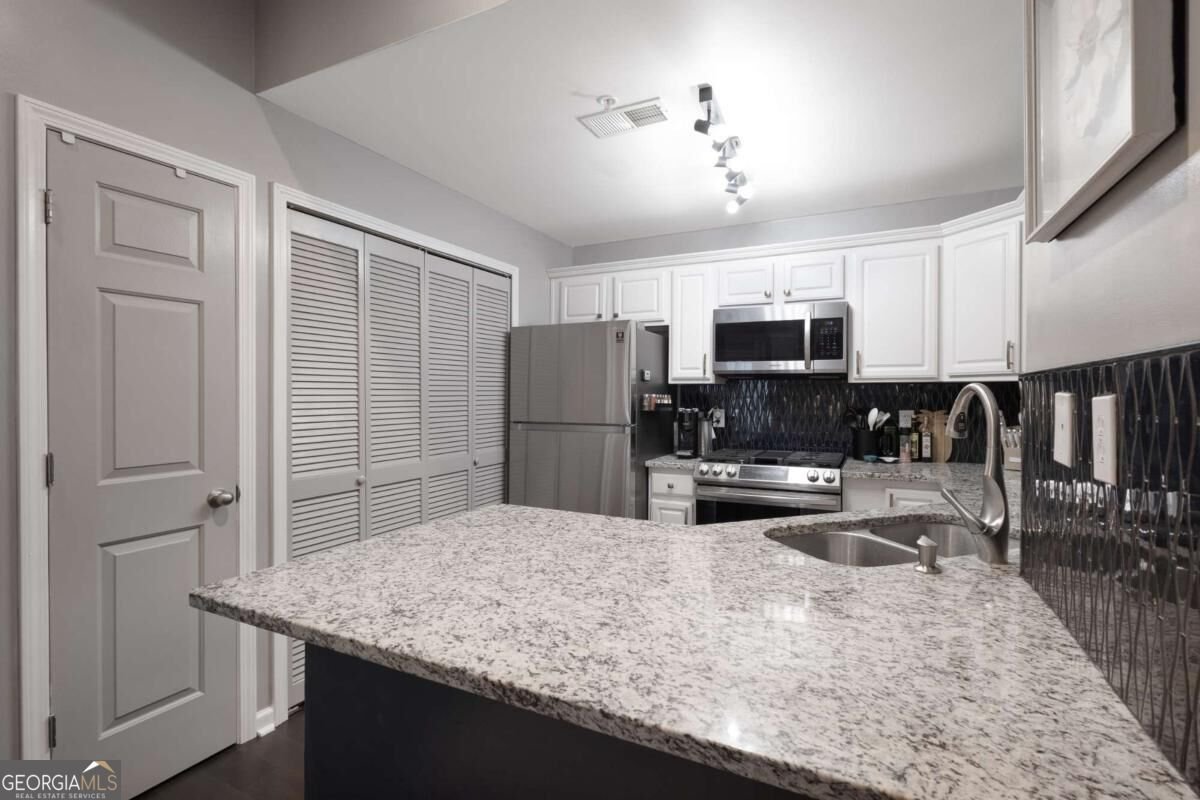 4006 Orchard Hill Terrace Stone Mountain - Photo 7