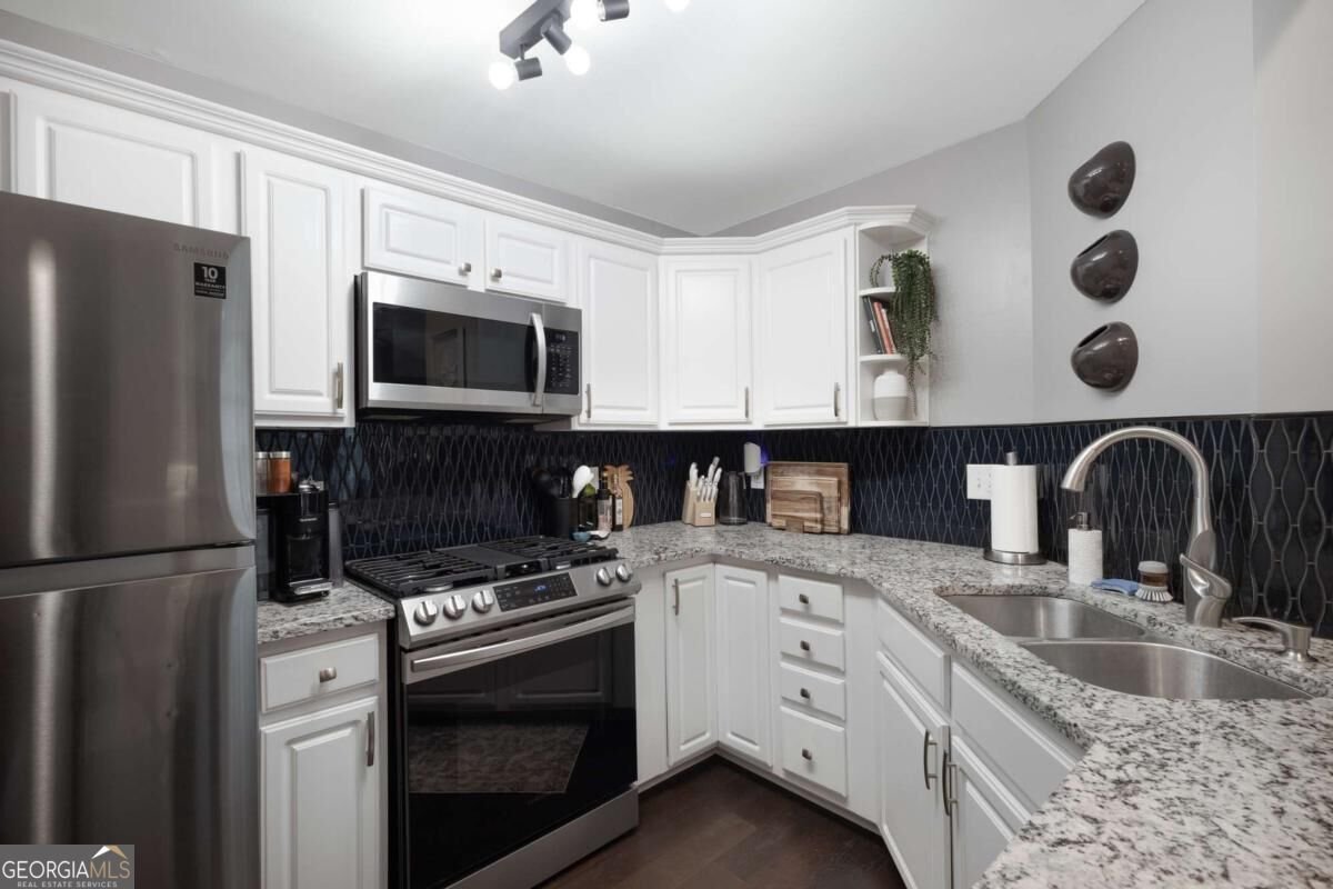 4006 Orchard Hill Terrace Stone Mountain - Photo 9