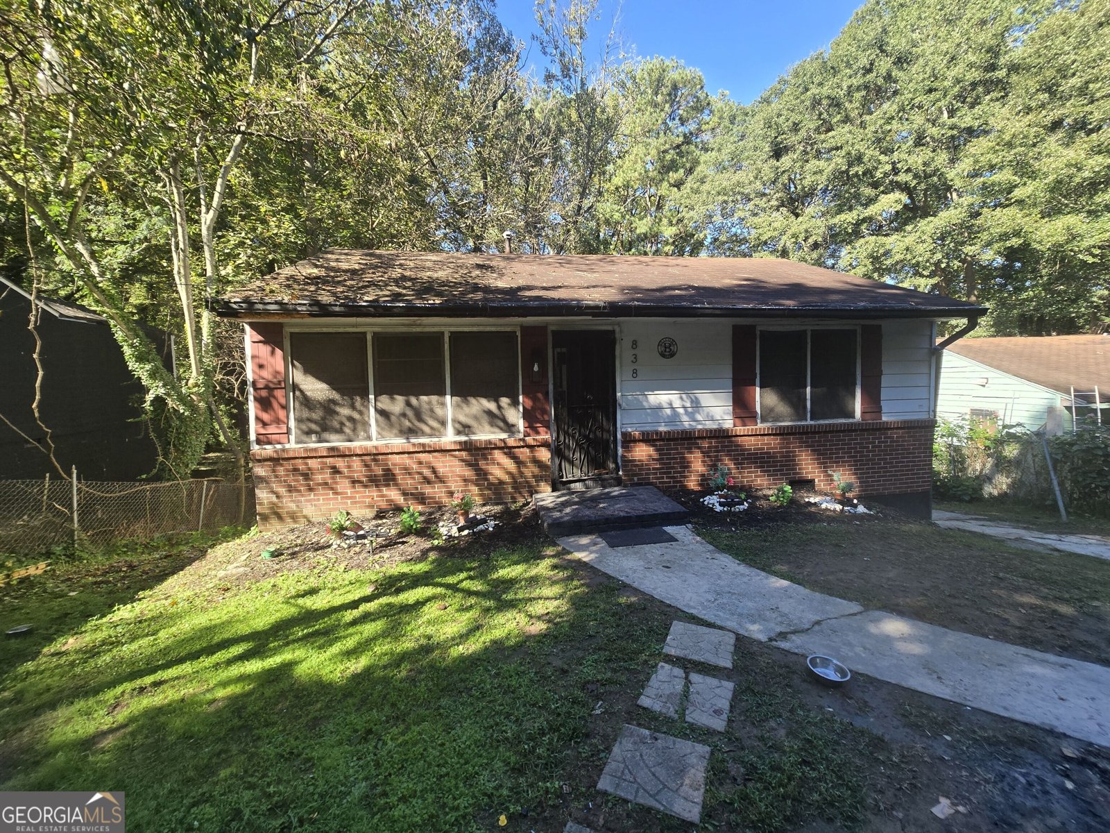 838 Woods Drive Atlanta - main photo