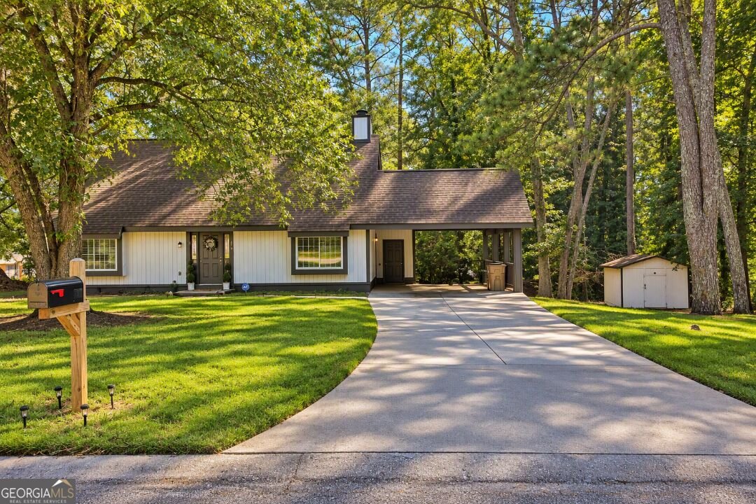 103 Autumn Way Stockbridge - main photo