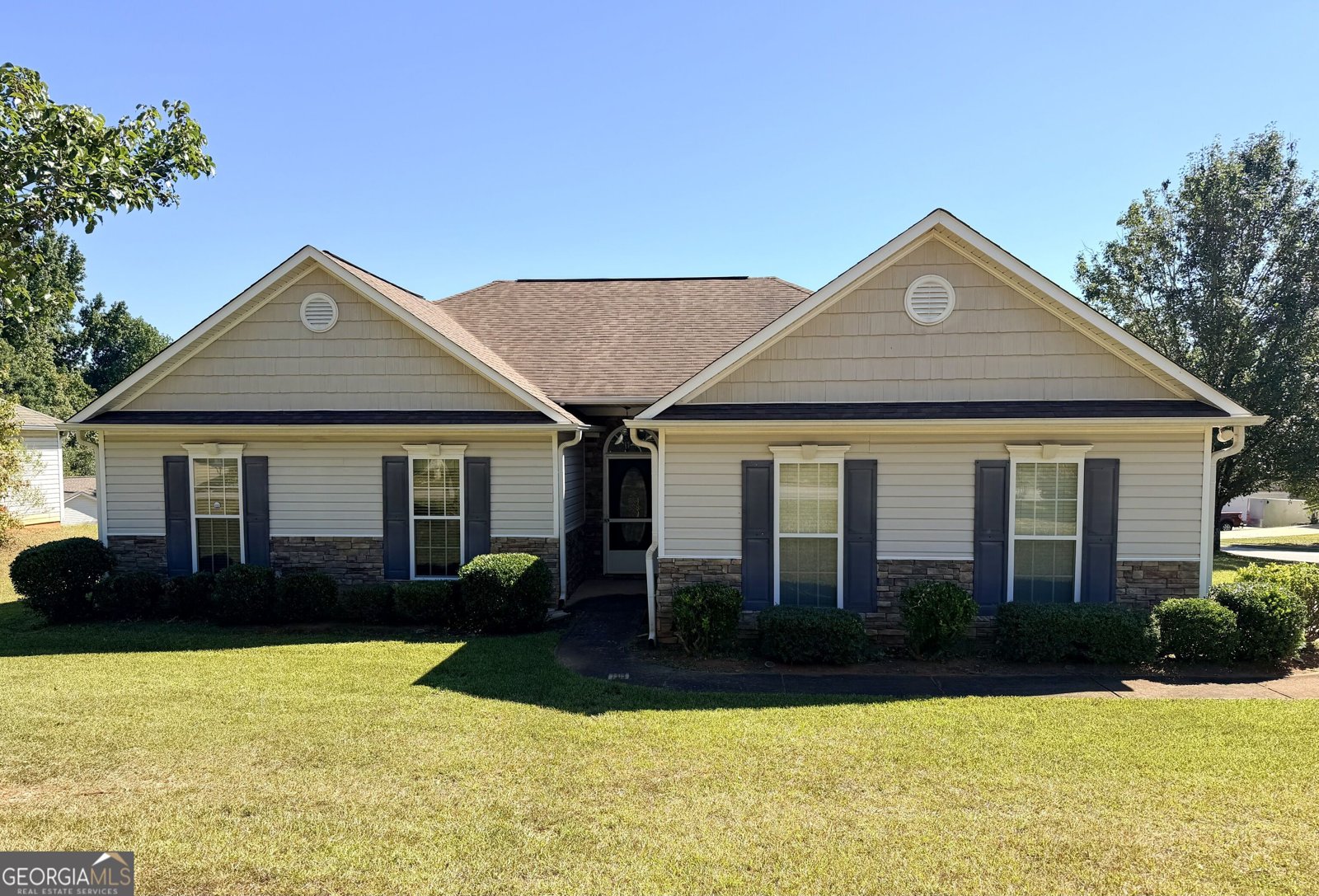 100 Deer Creek Drive Lagrange - main photo