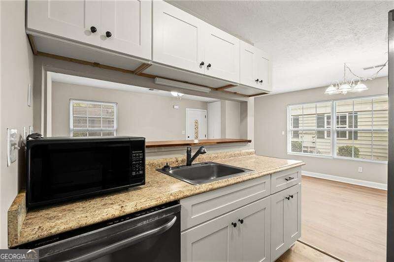 1330 Surrey Lane Marietta - Photo 9