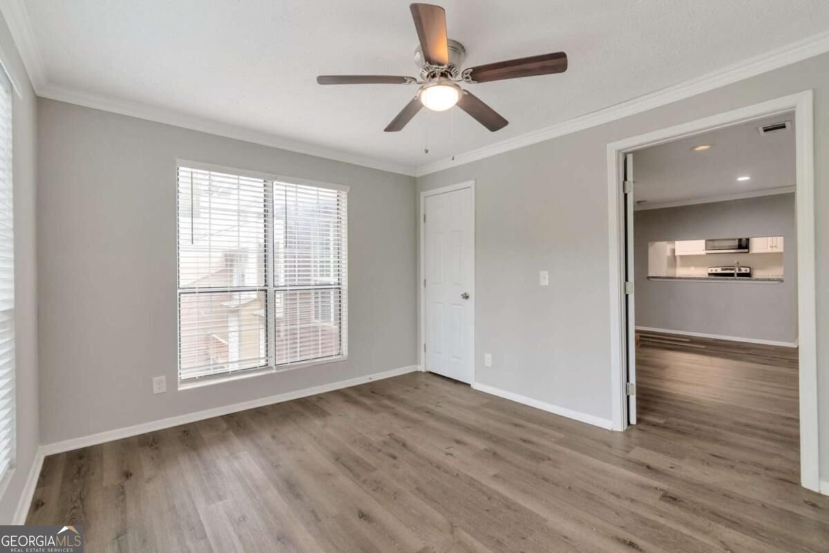 5557 Mountain Springs Circle Stone Mountain - Photo 15